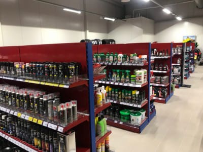 SIA "Viss veikaliem un warehouse" erbjuder högkvalitativa lösningar för handel och butikshyllsystem